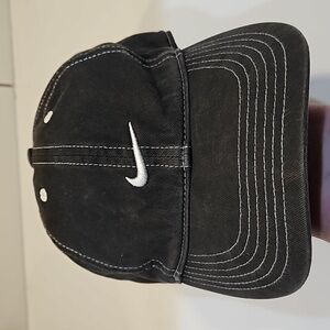 Vintage Nike black with white stitching cap